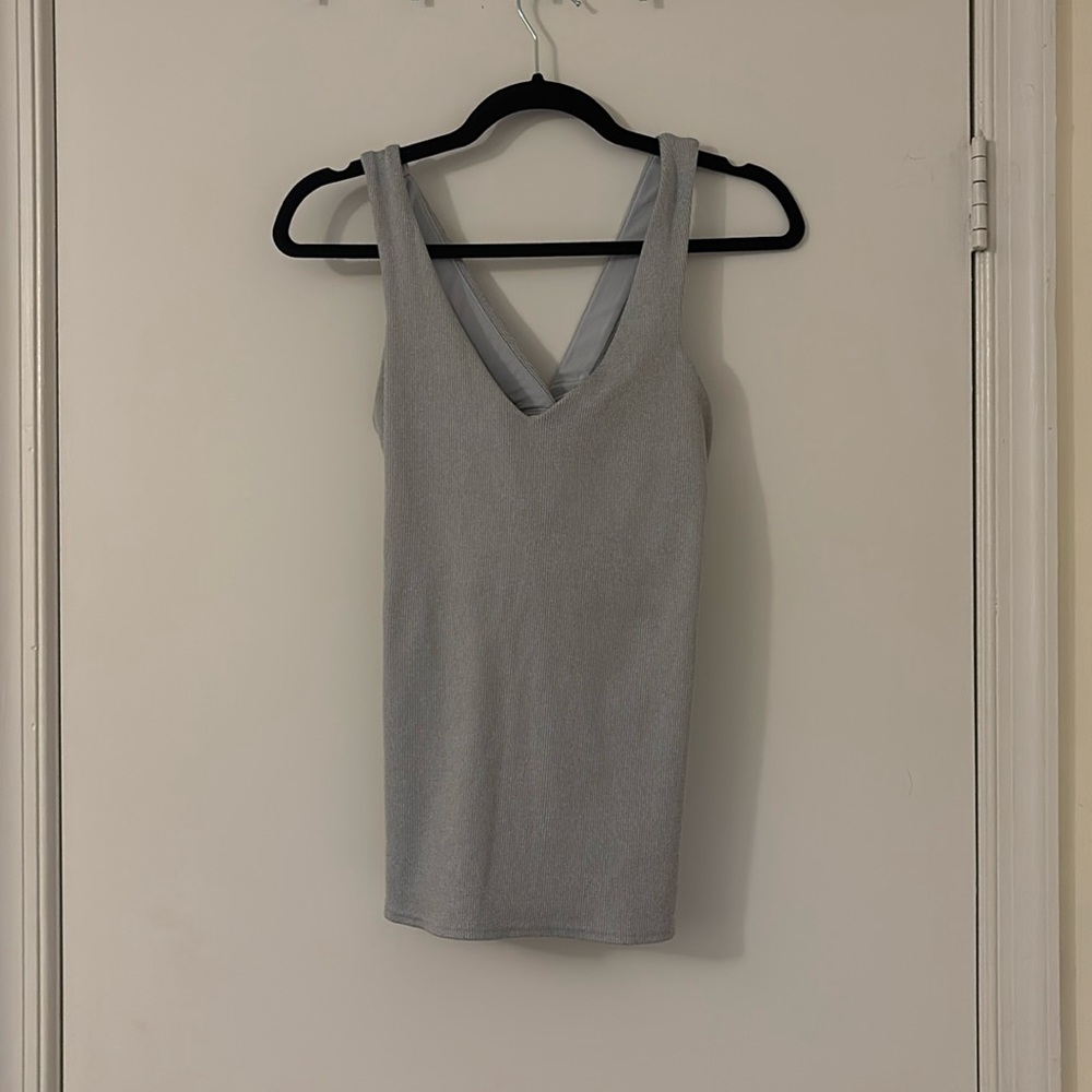 Like New! Alo - Elevate Tank in Dove Grey Heather - Size L